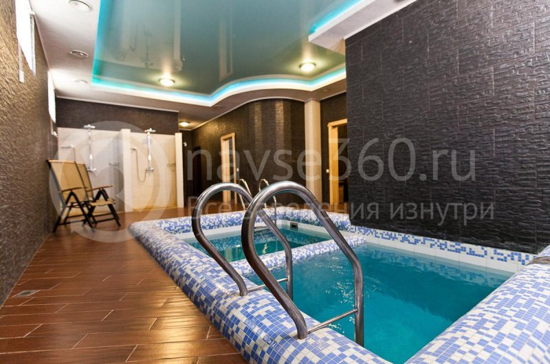 Бассейн в гостинице Park Hotel в Краснодаре